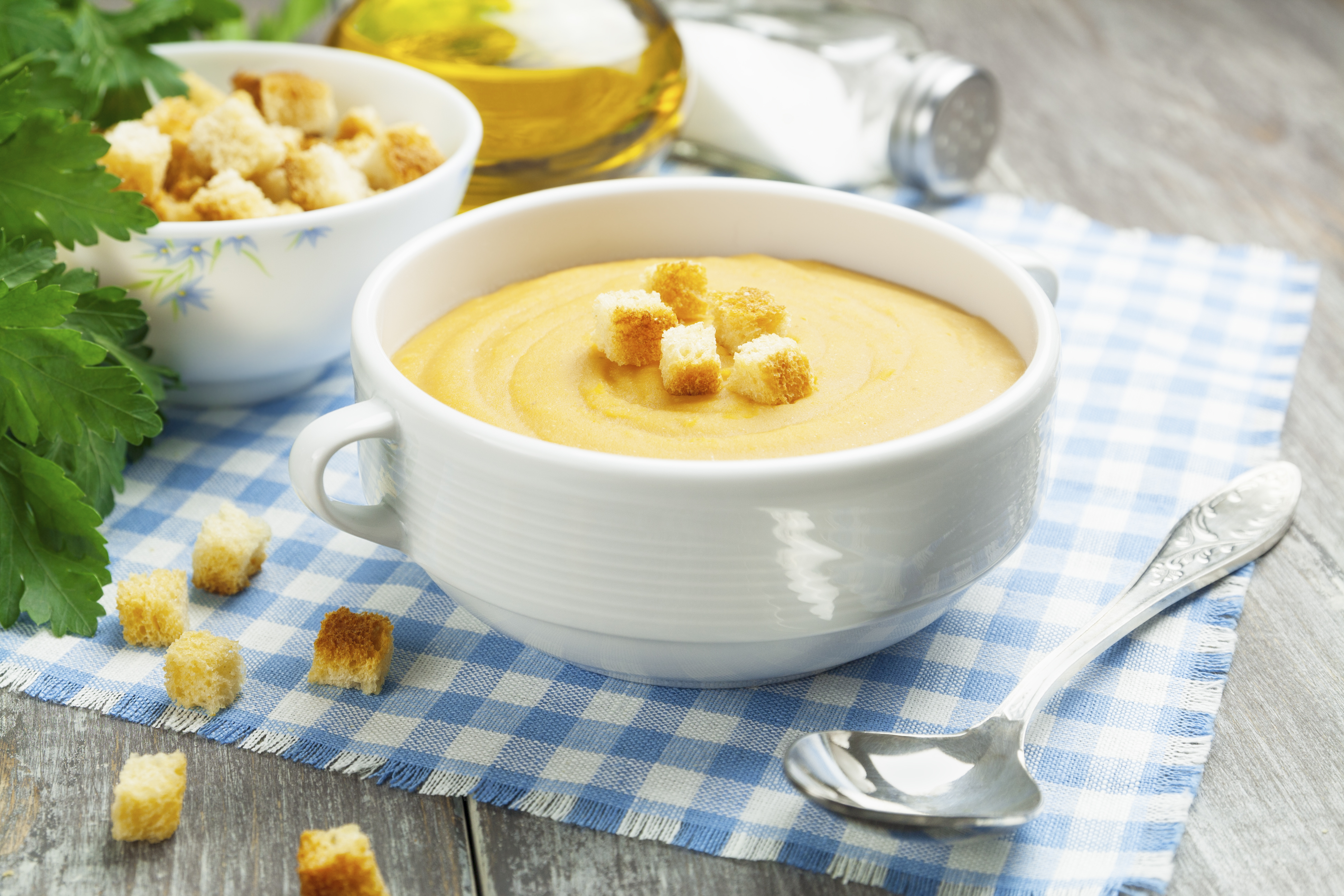 Crema de judías blancas con pan tostado Crema de judías blancas con pan tostado