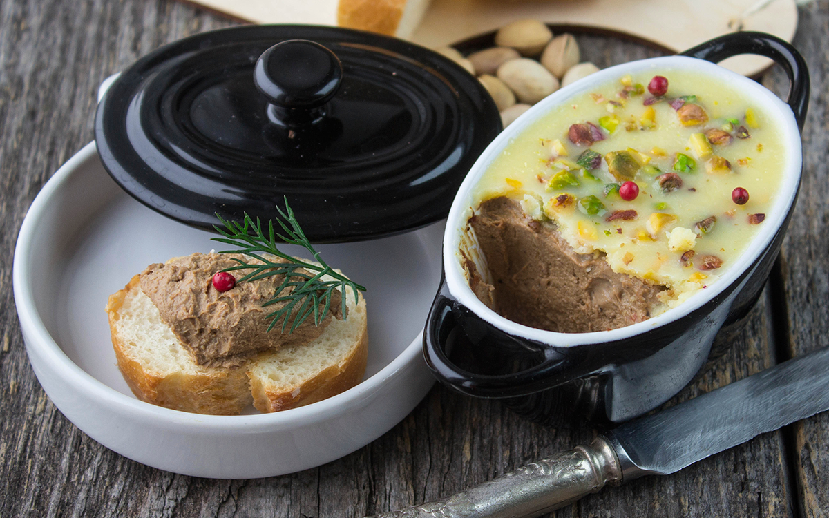 Paté de ave casero con frutos secos