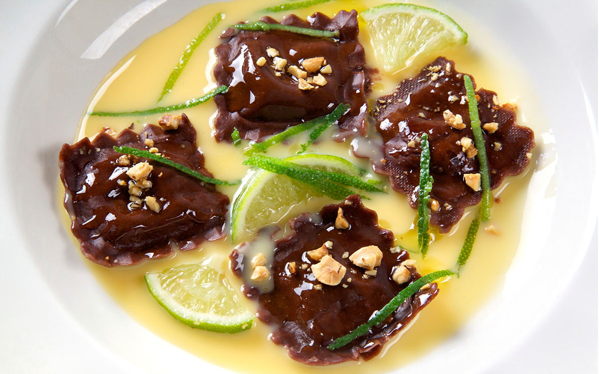 Raviolis de chocolate con lemon curd