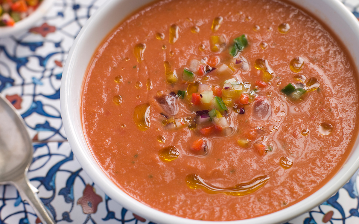 Cómo preparar gazpacho andaluz | Recetas DIA