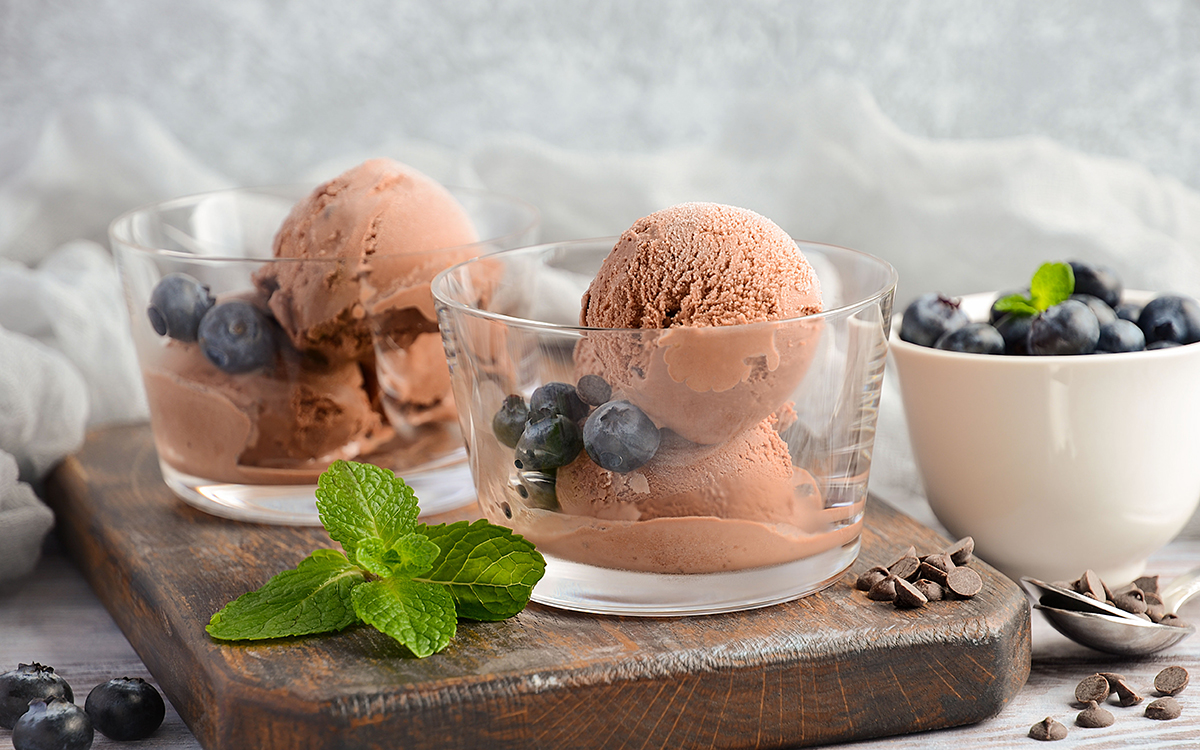 Helado cremoso de chocolate