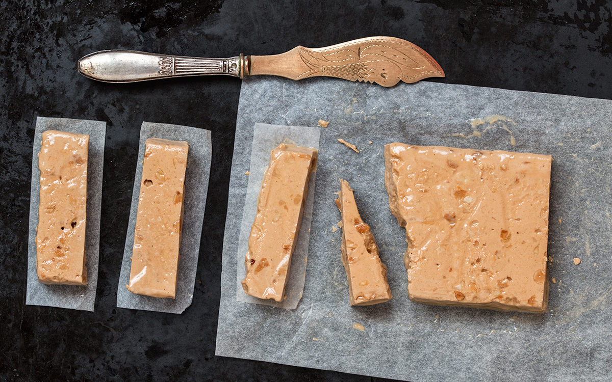 Turrón de Jijona o turrón blando