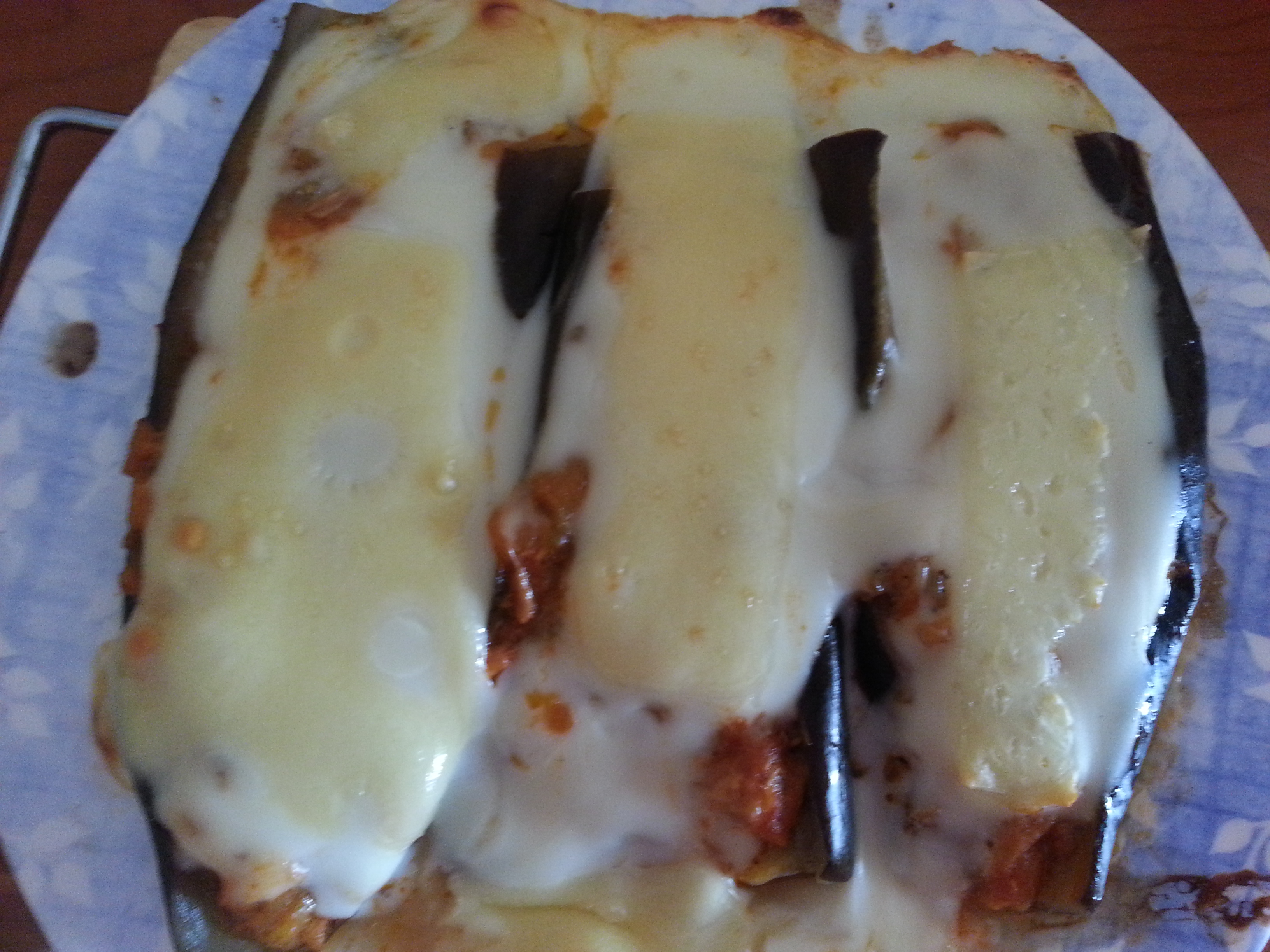 Berenjenas rellenas de atún y bechamel