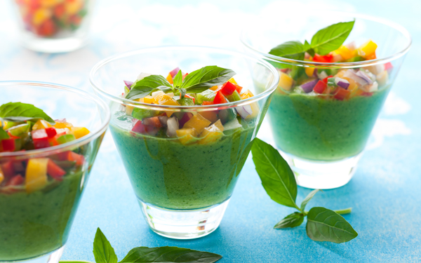 gazpacho verde con mango