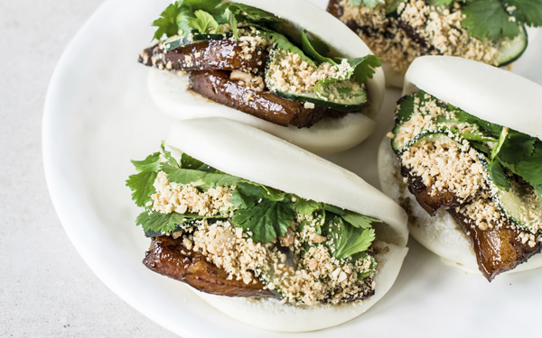 pork belly bun o pan bao con tocino caramelizado