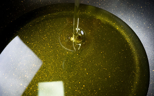 como evitar salpicaduras de aceite