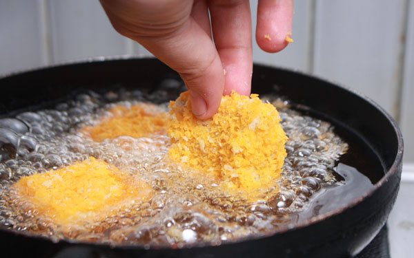 como evitar salpicaduras de aceite