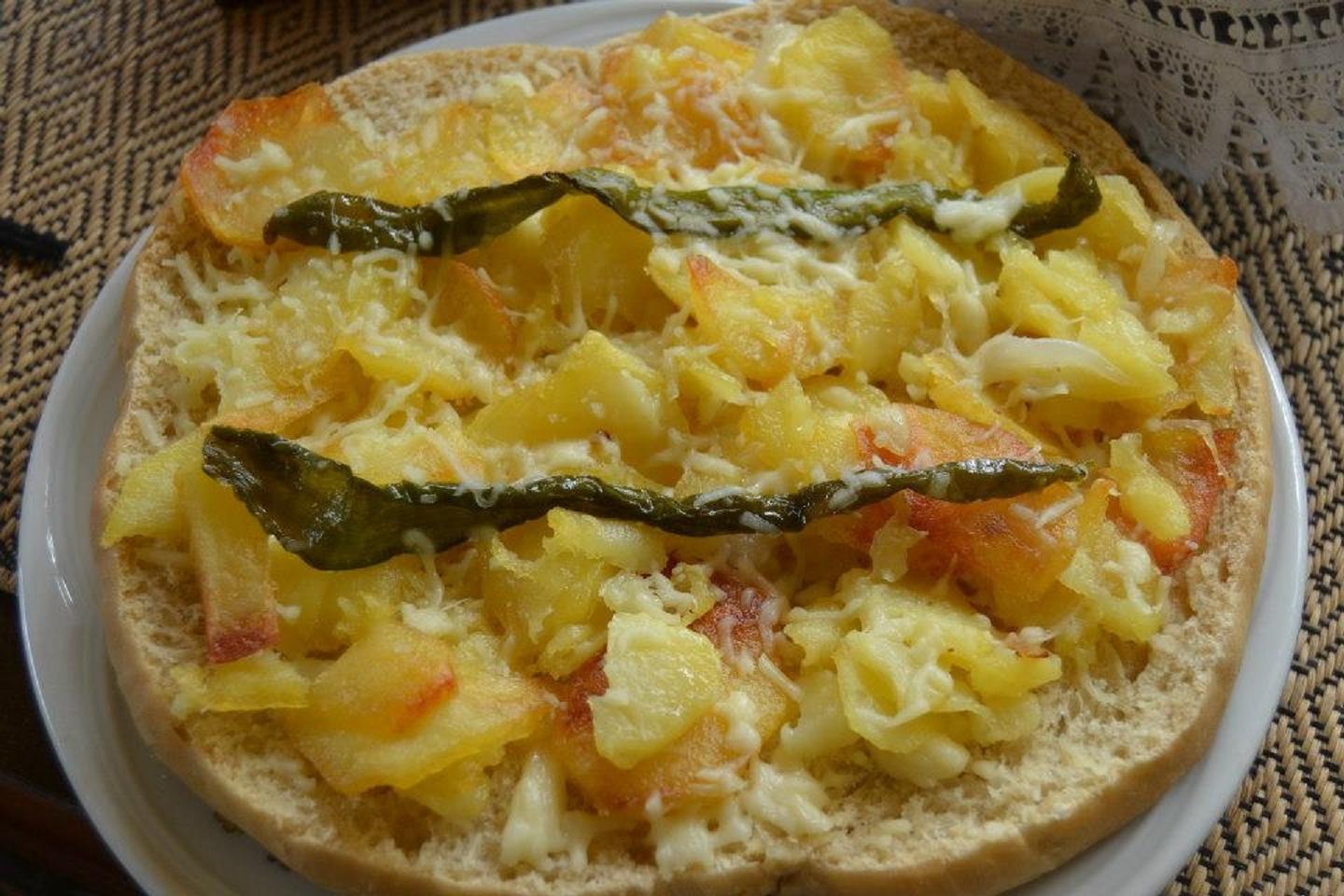 Coca de Patatas gratinada