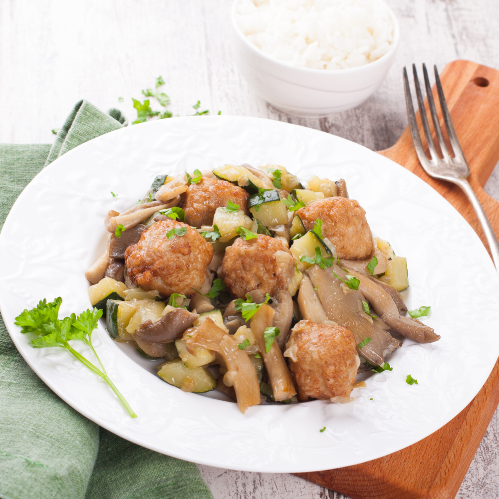 Albóndigas con setas y calabacín