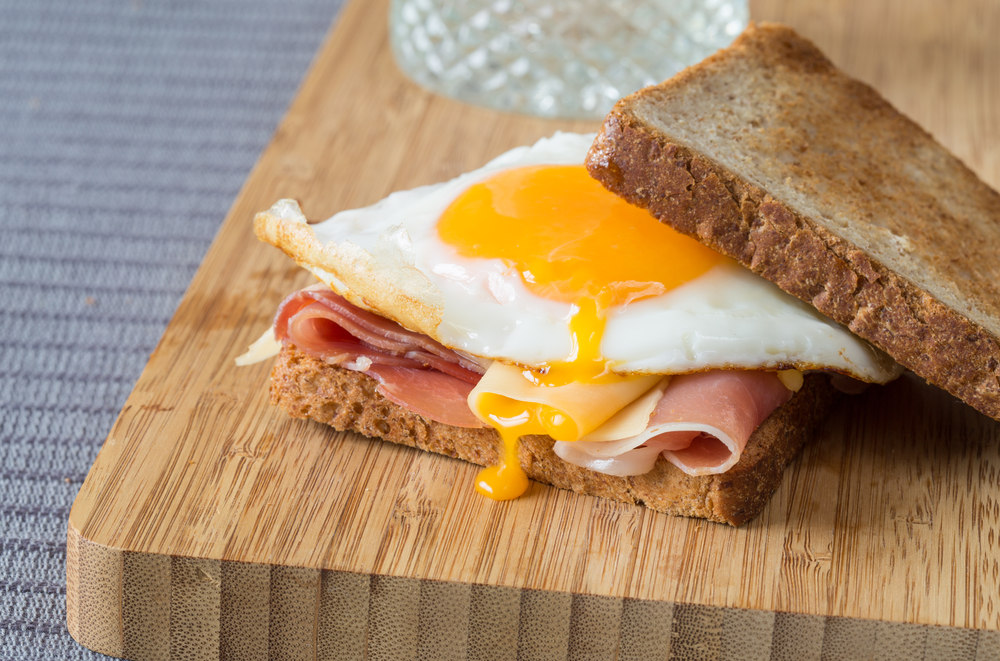 Sándwich con huevo