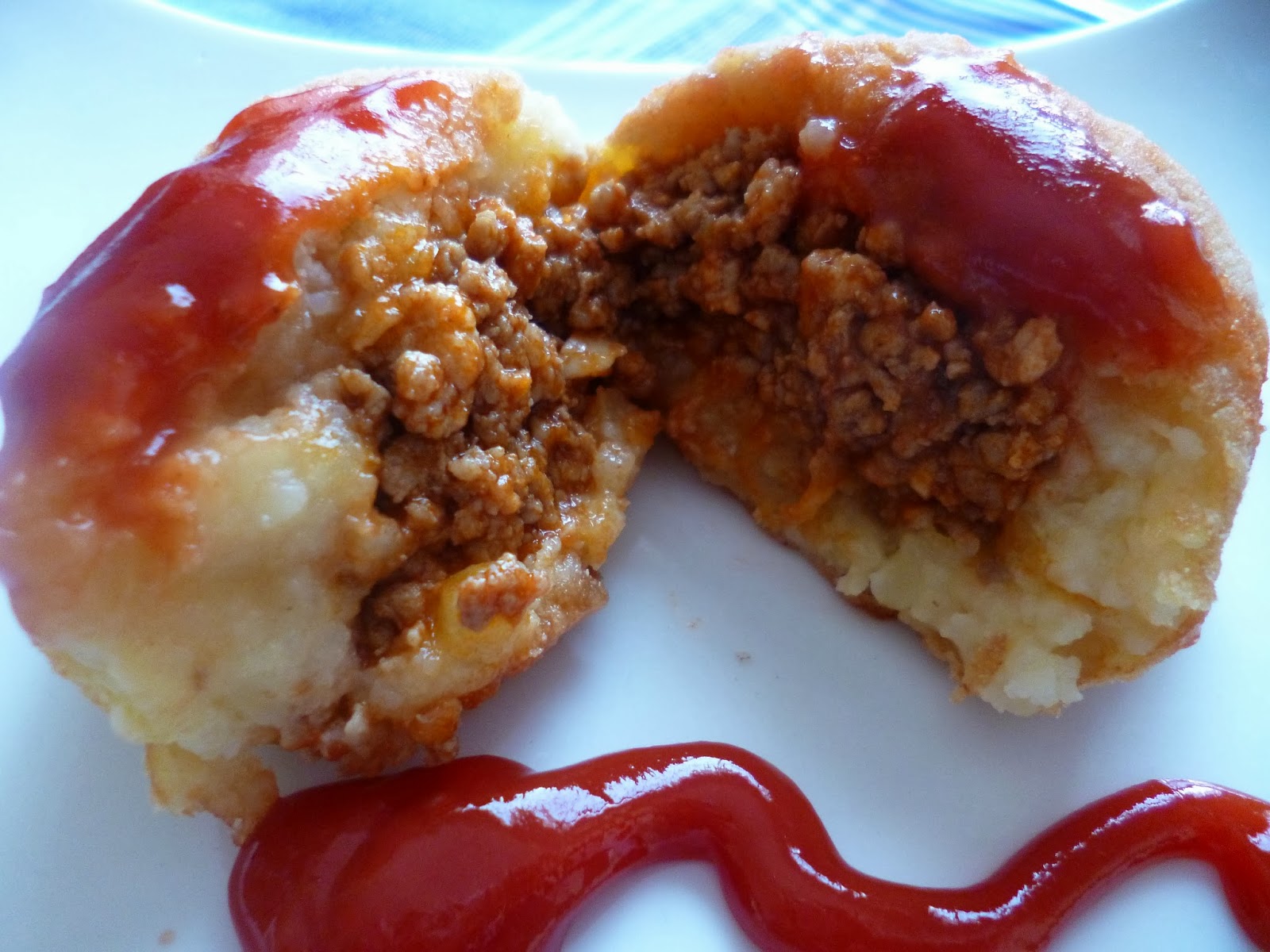 Bombas de patata rellenas de carne