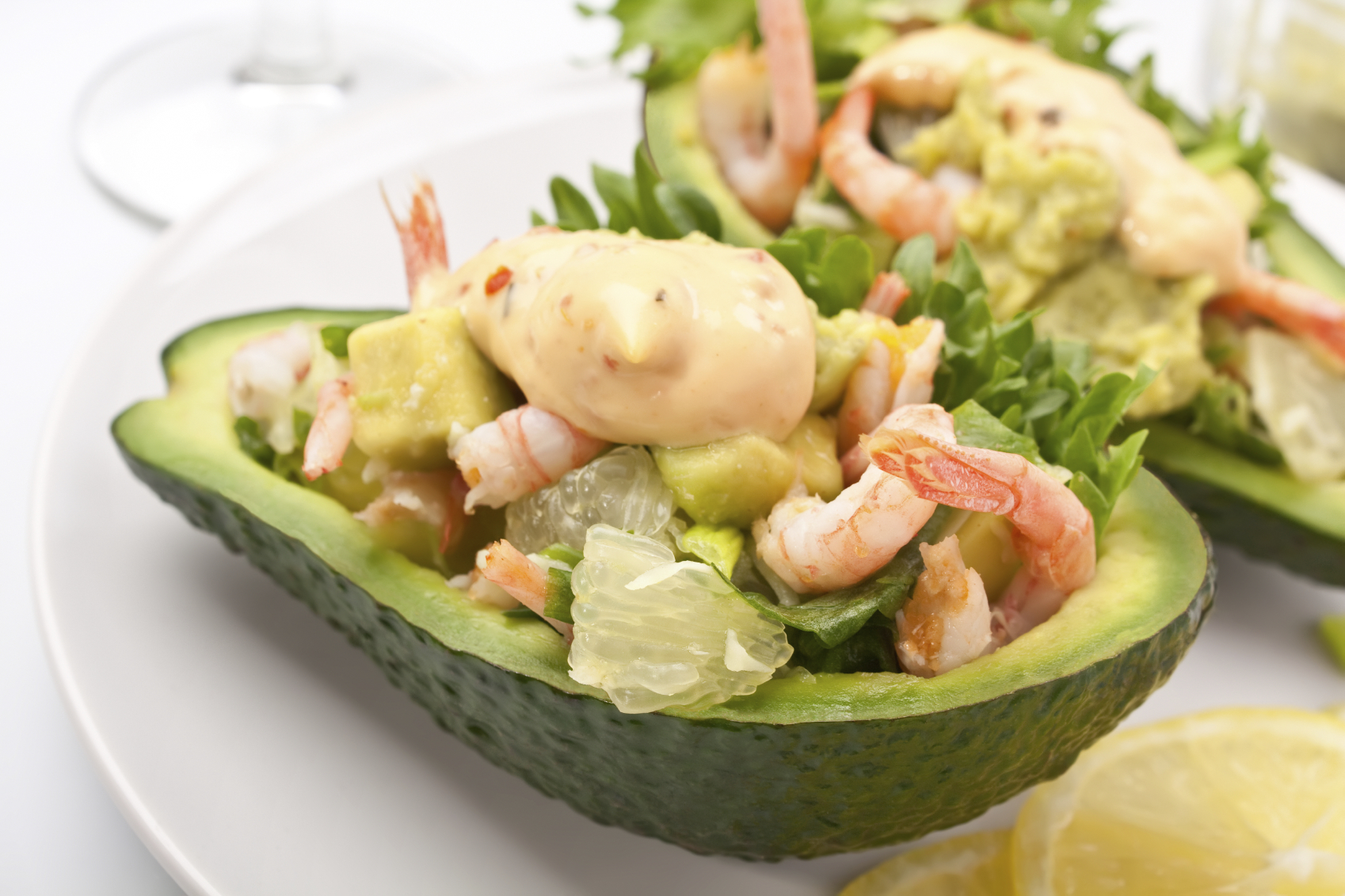 Aguacates rellenos de gambas