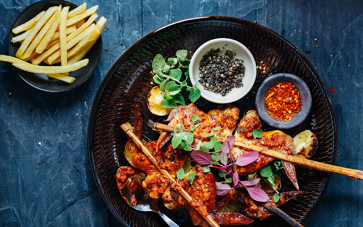 Alitas de pollo asadas con salsa picante