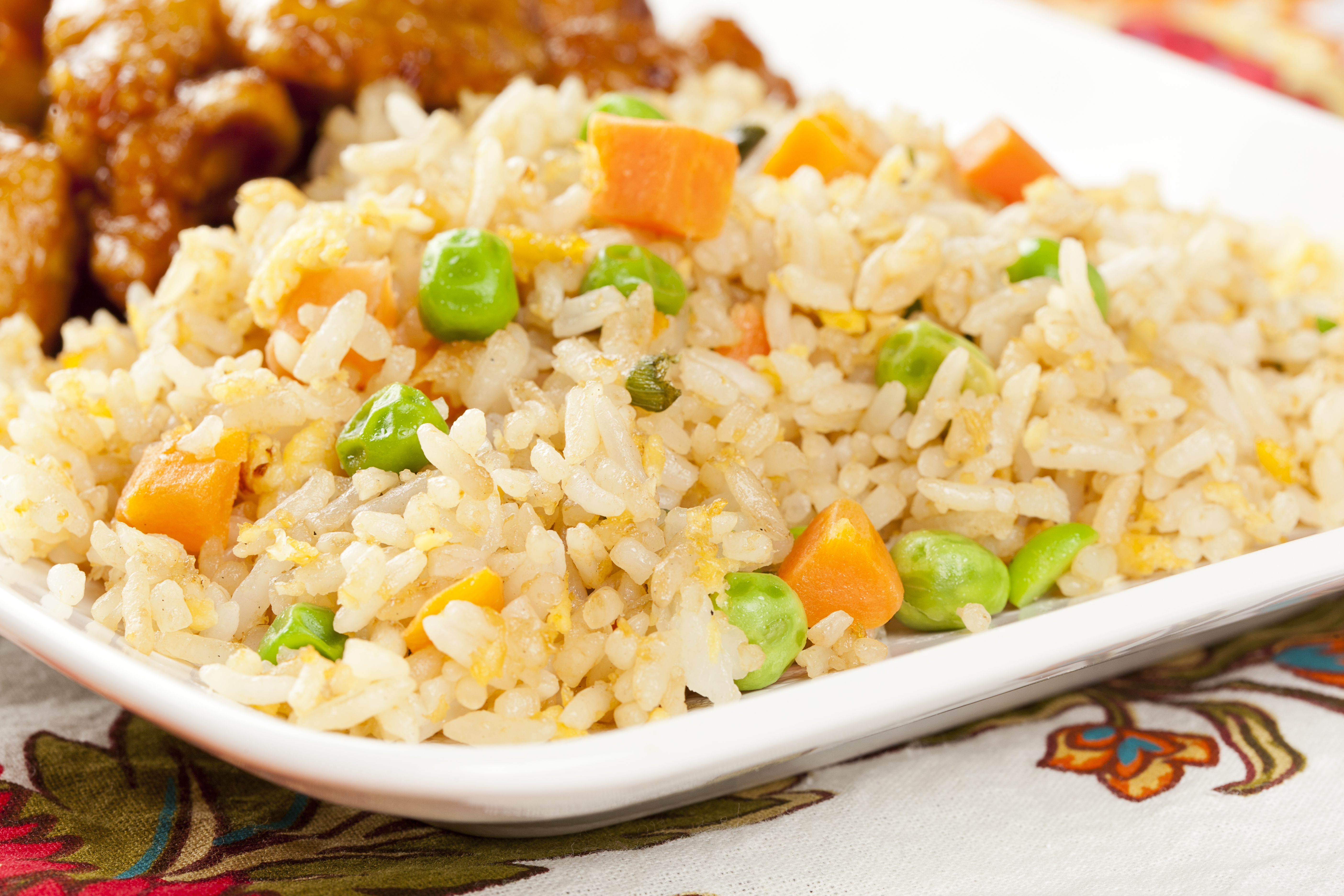 Arroz con verduras frito