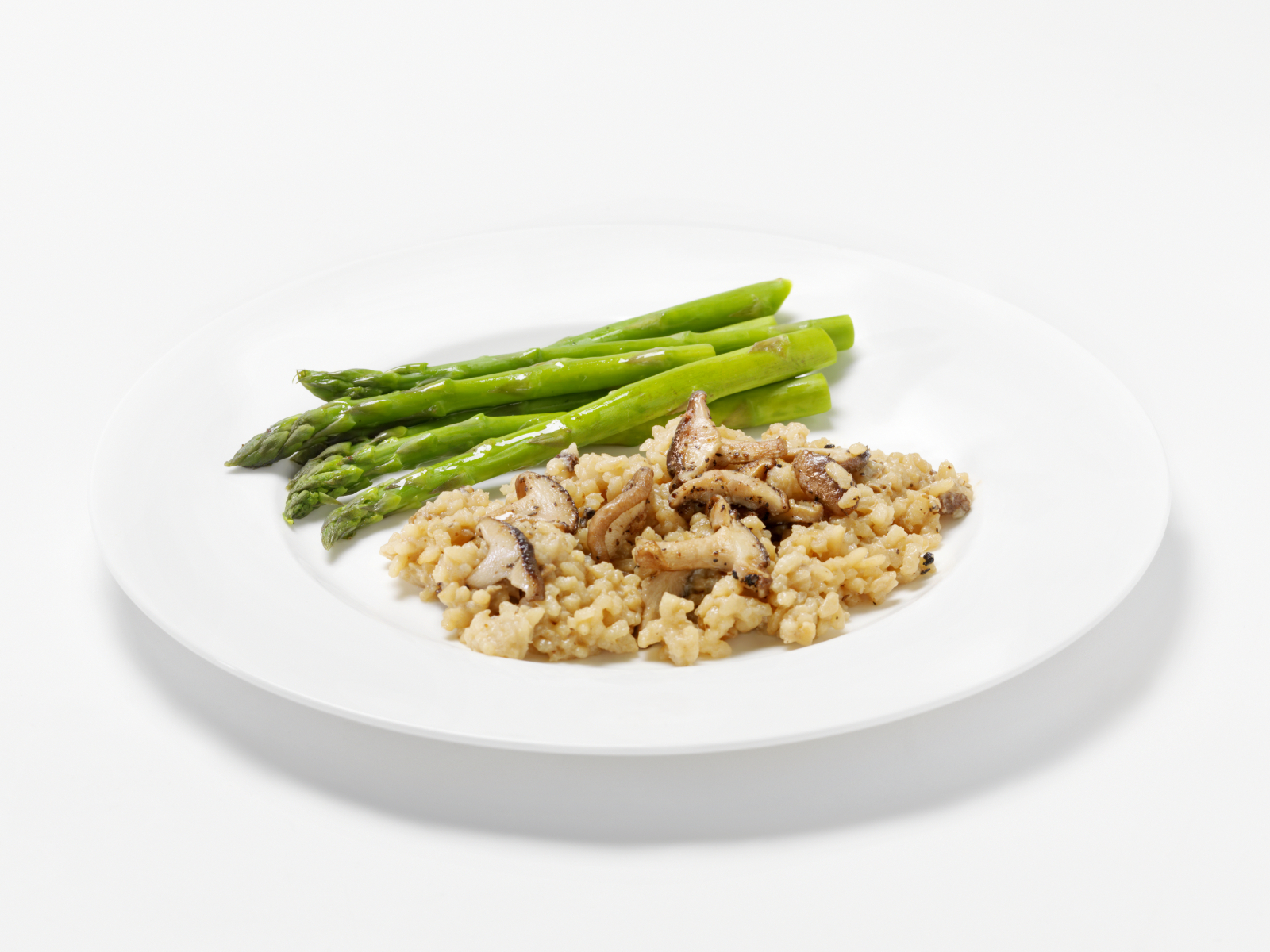 Arroz con hongos y espárragos