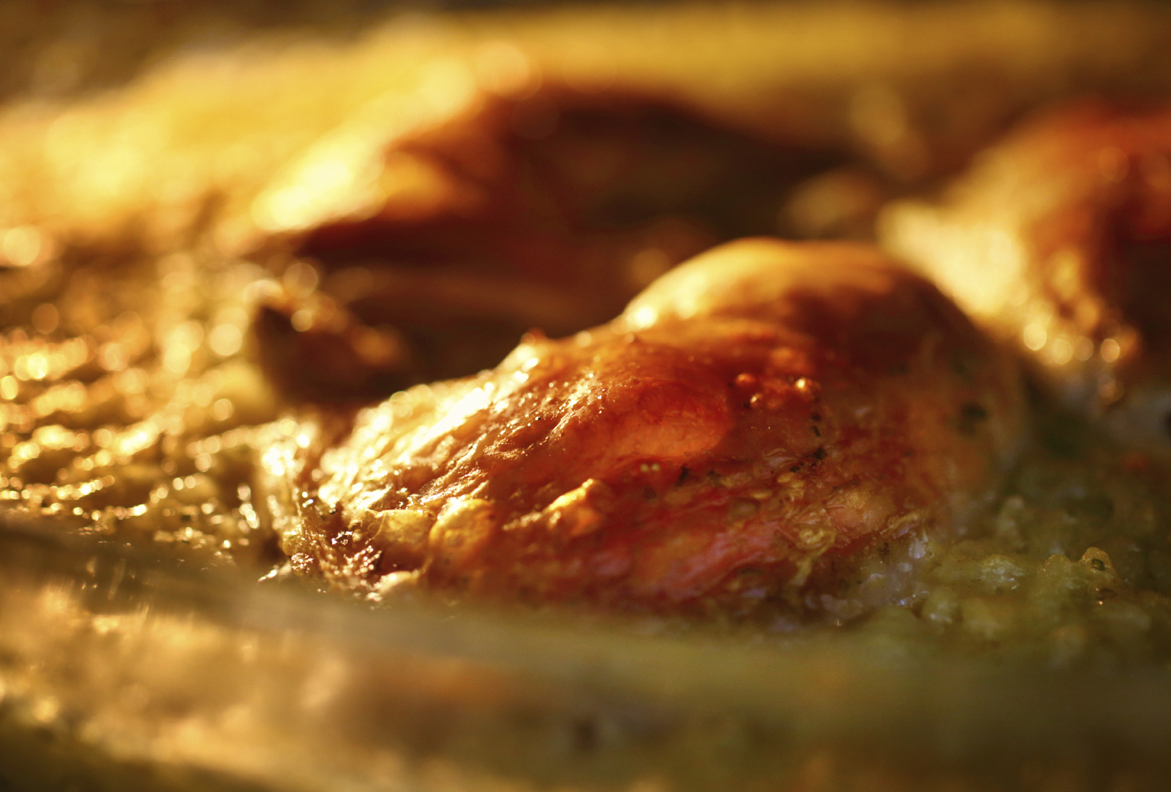 Arroz al horno con muslos de pollo adobados