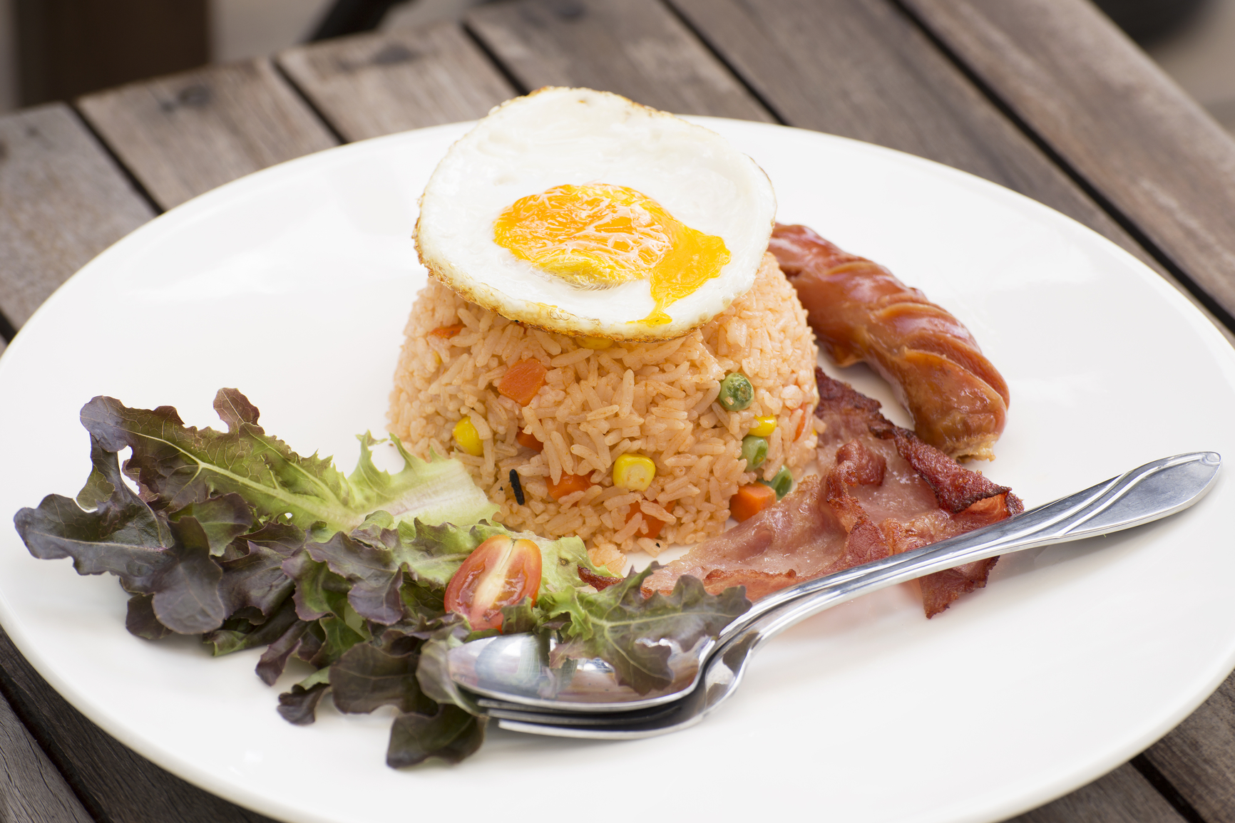 Arroz a la griega con huevo frito