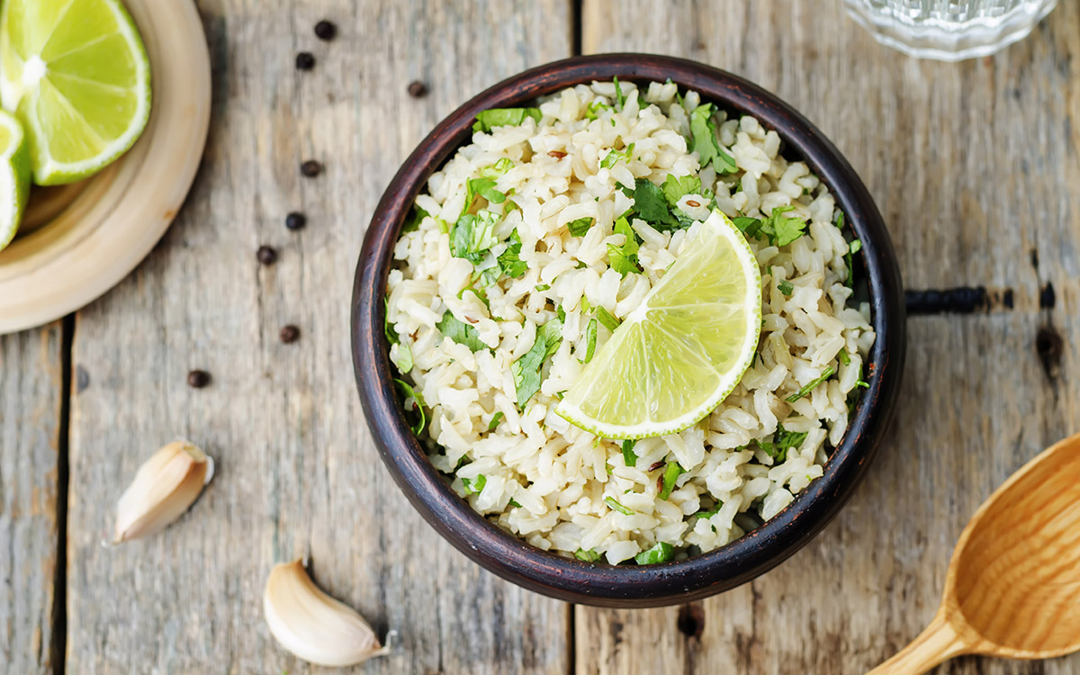 Arroz con ajo, lima y cilantro | Recetas DIA