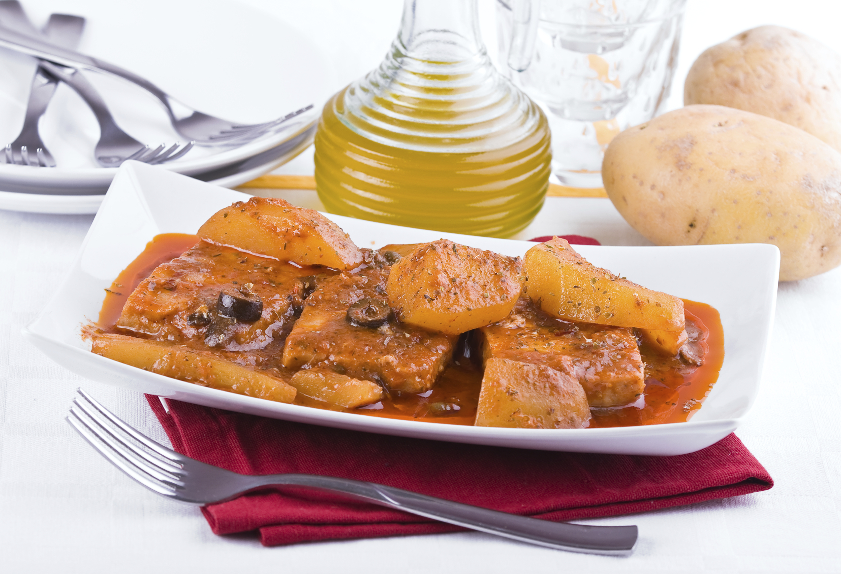 Bacalao con patatas y aceitunas