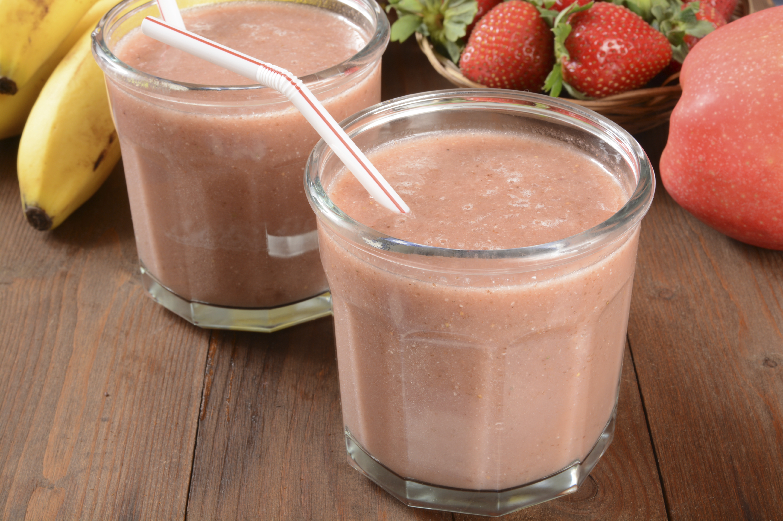 Batido de fresas, yogur y plátano