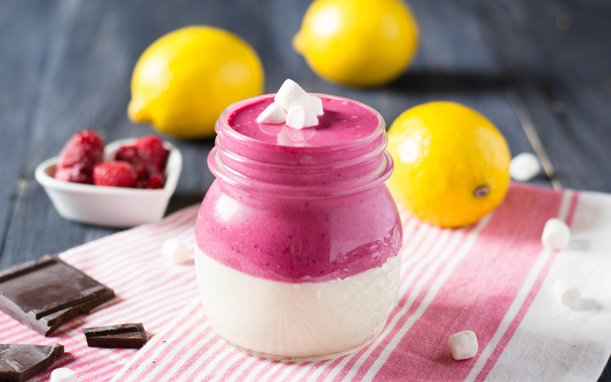 Batido de plátano y frambuesas con nubes