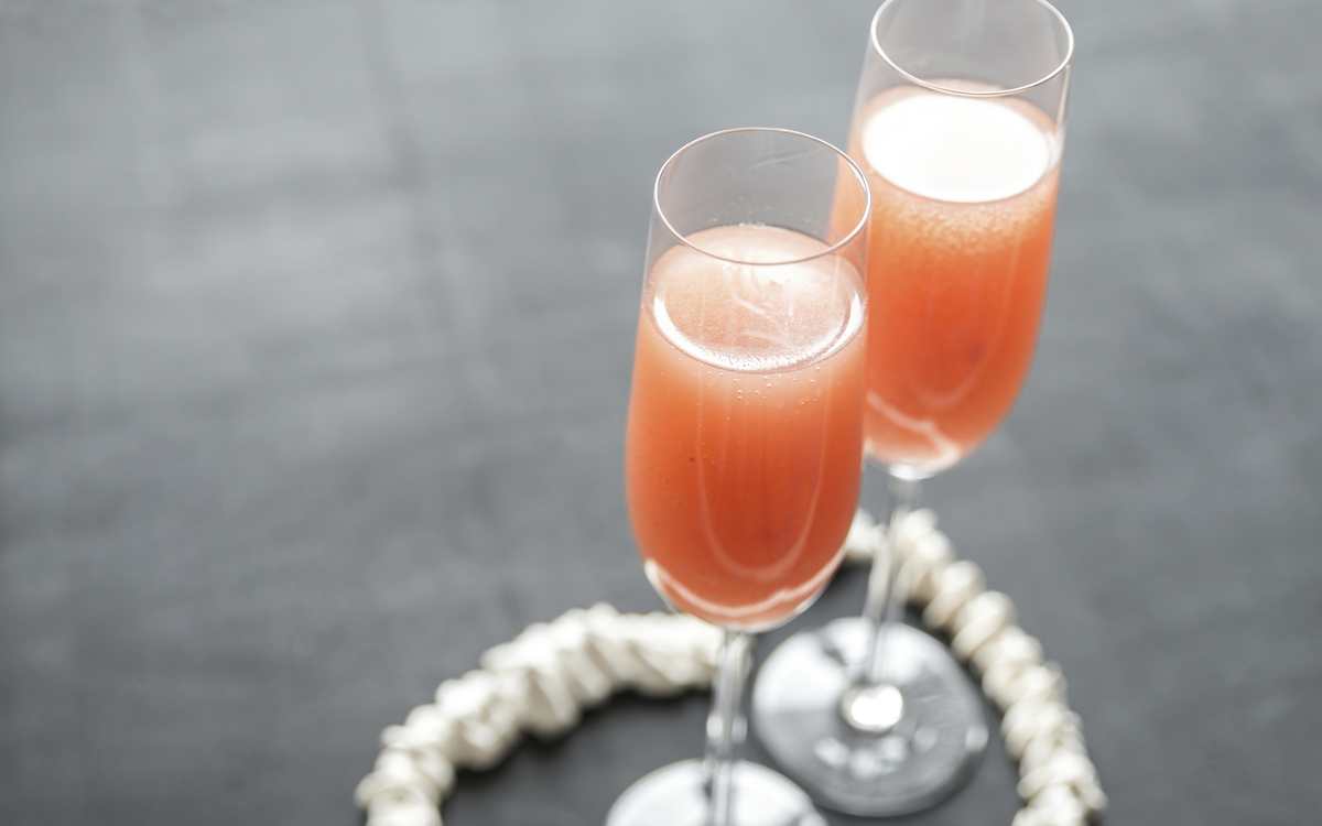 Como preparar un cóctel Bellini | Recetas DIA