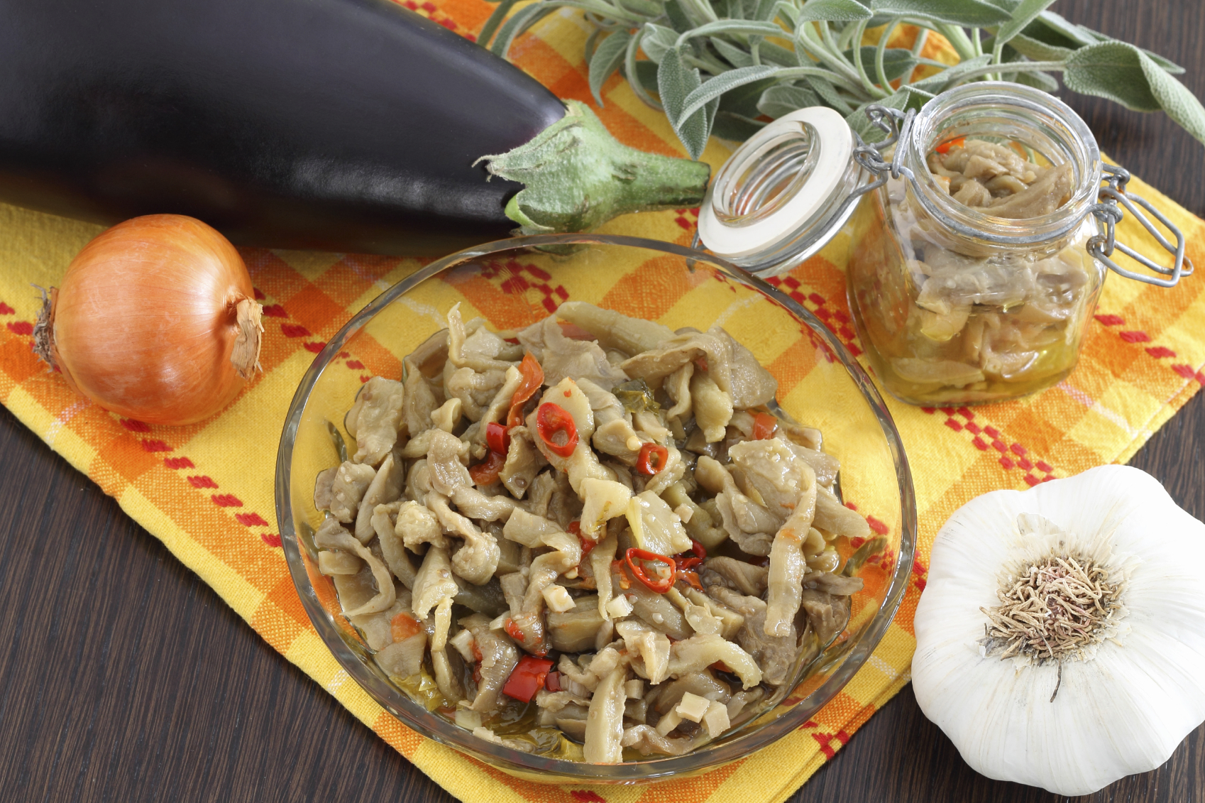 Berenjenas en escabeche (conserva)