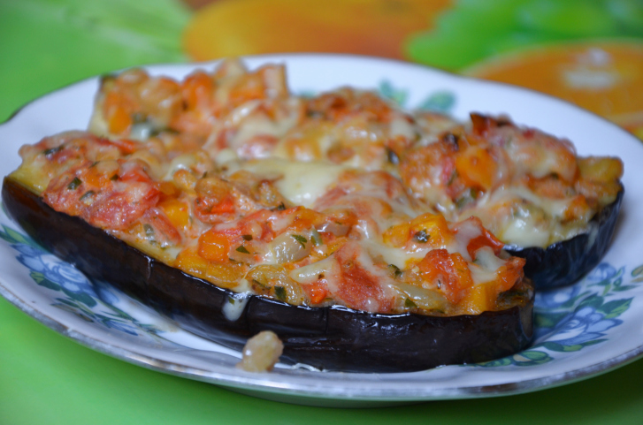 Berenjenas rellenas de jamón y maíz