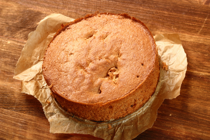 Bizcocho de vainilla, nueces y manzana