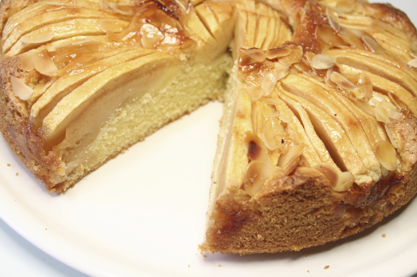 Bizcocho de manzanas con almendras