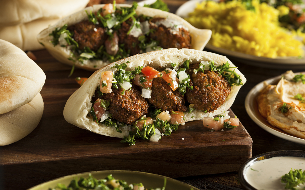 Bocata árabe de falafel