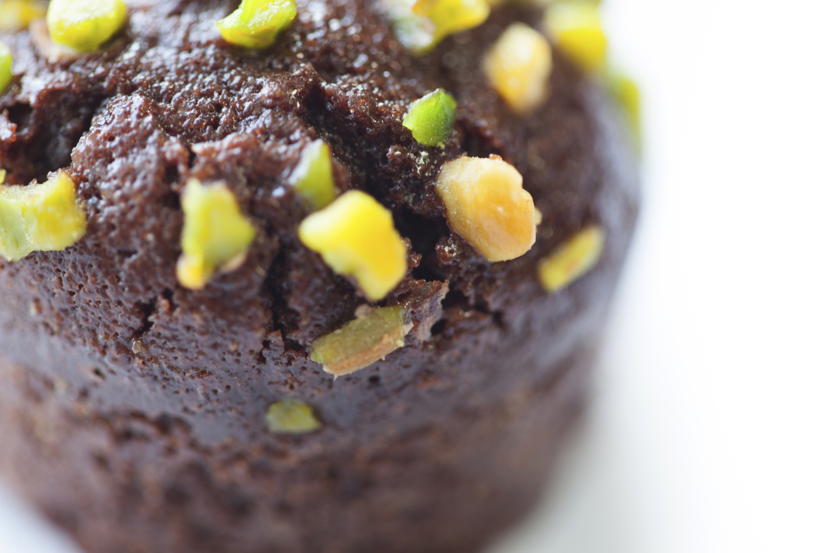 Brownie de chocolate negro con pistachos