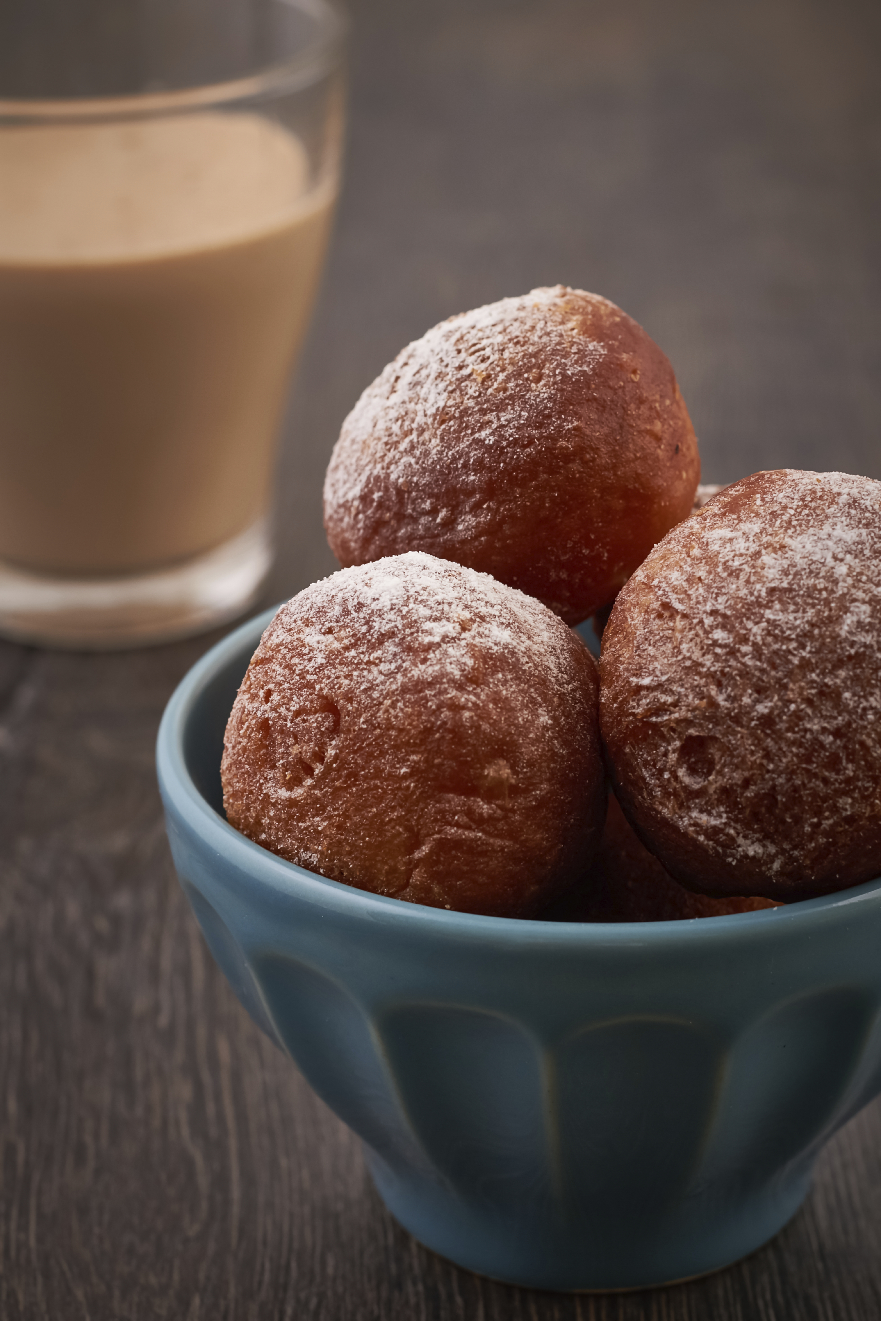 Buñuelos con dulce de caña