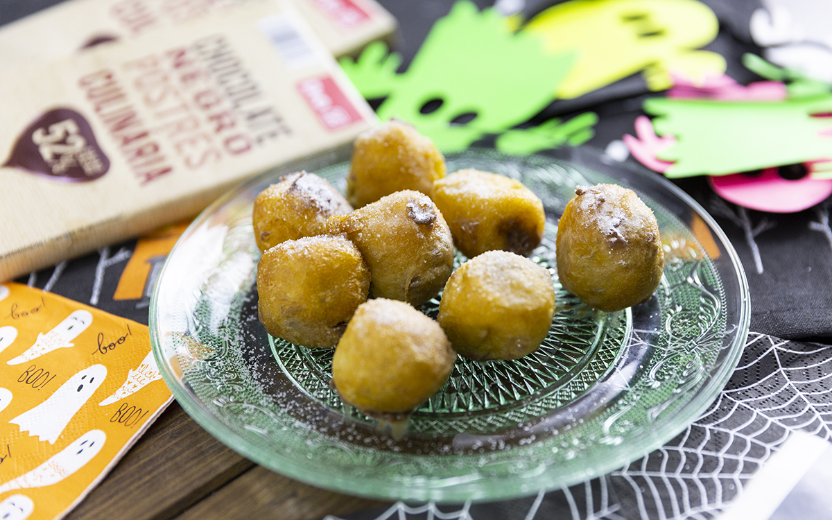 Buñuelos de viento rellenos de chocolate