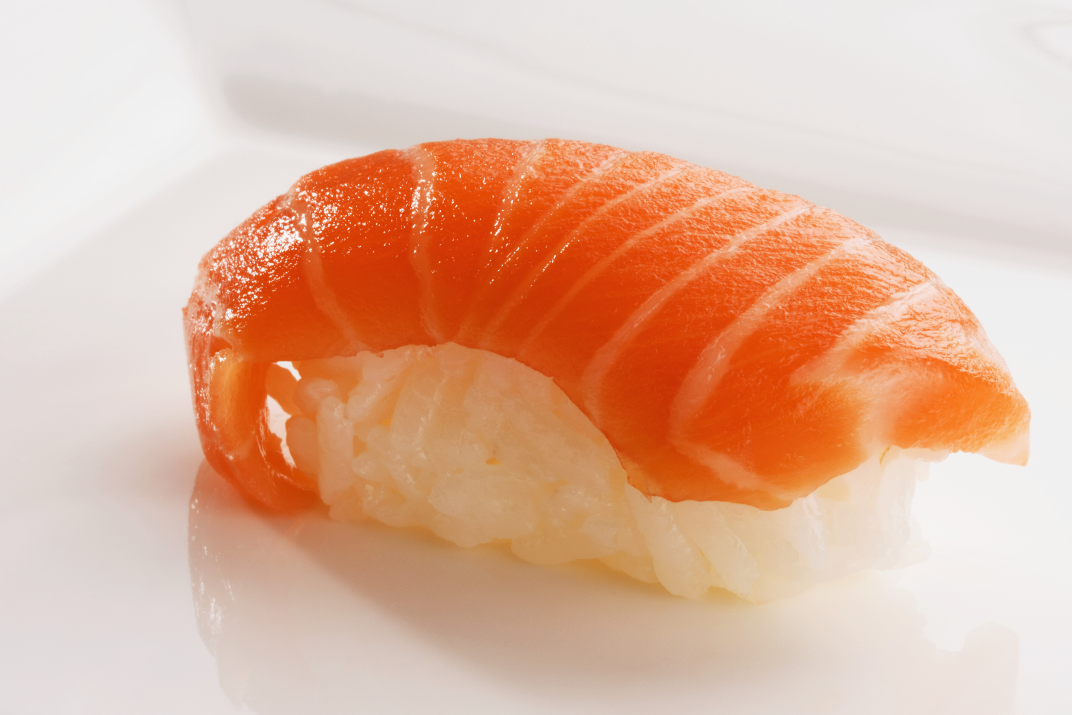 Canapé sushi de queso y salmón