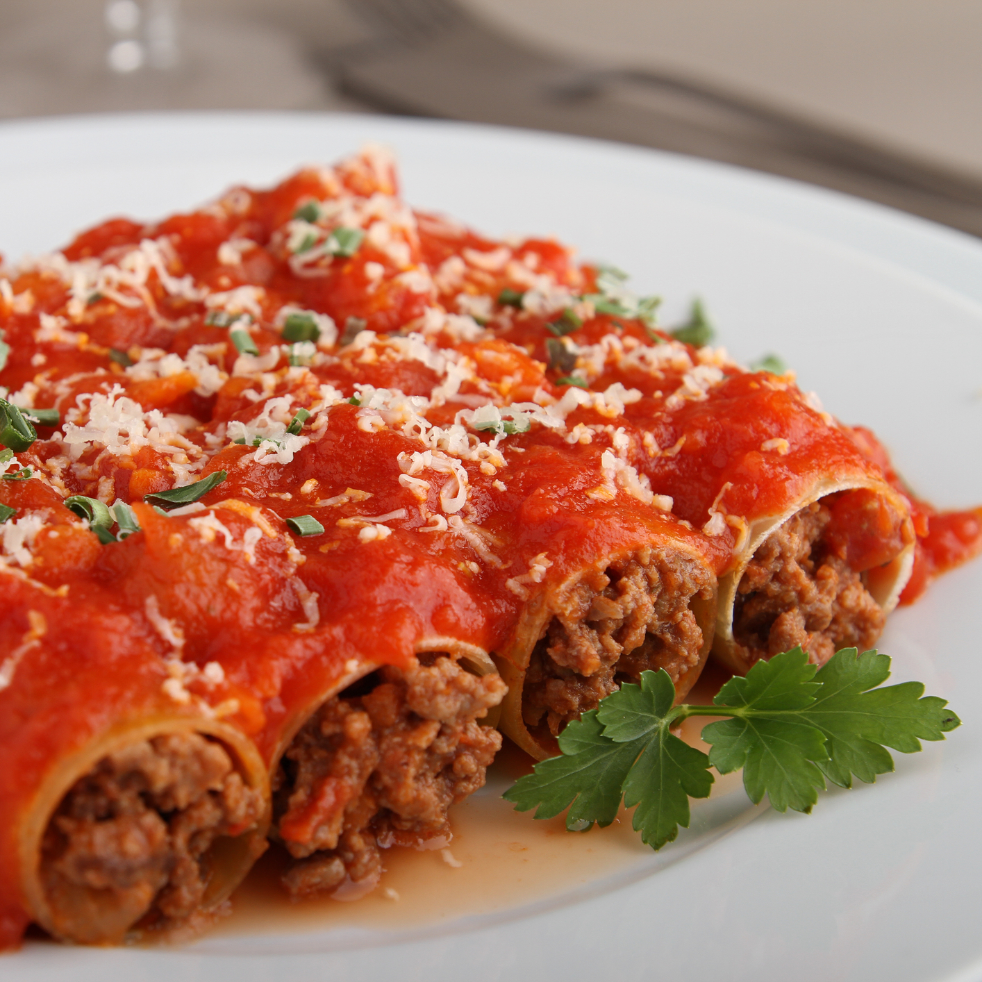 Canelones en salsa napolitana