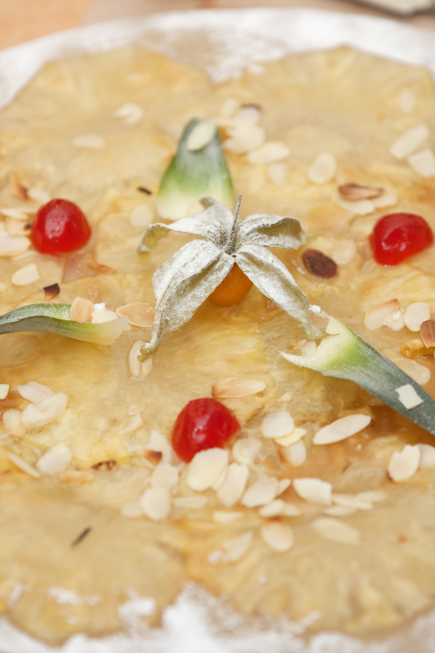 Carpaccio de piña en salsa picante