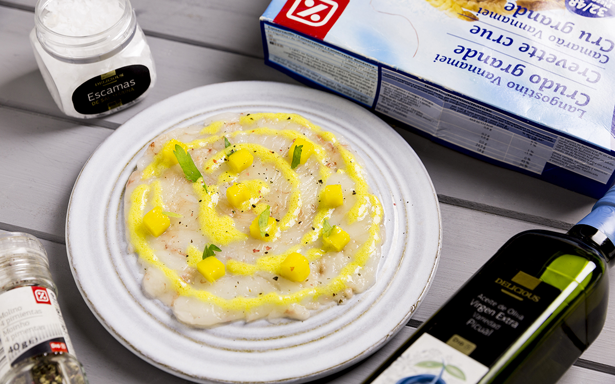 Carpaccio de langostinos y mango