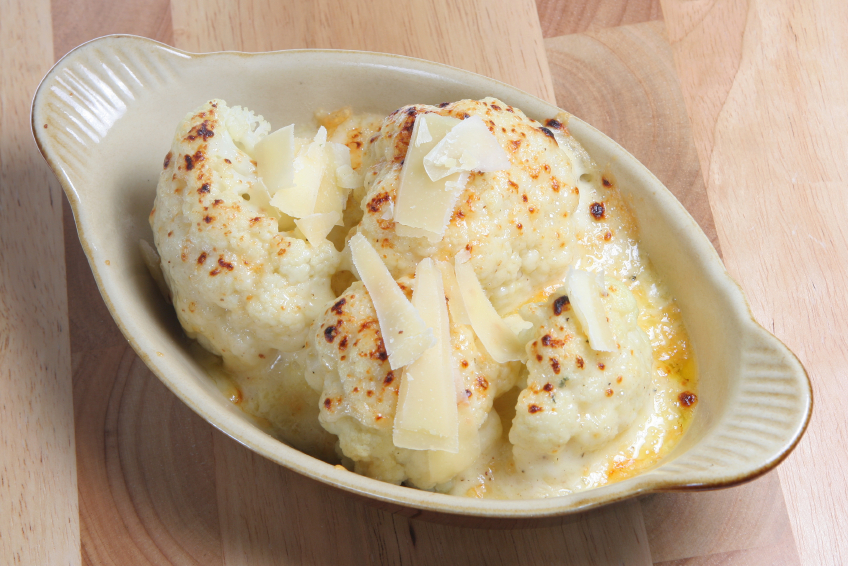 Coliflor con salsa de queso