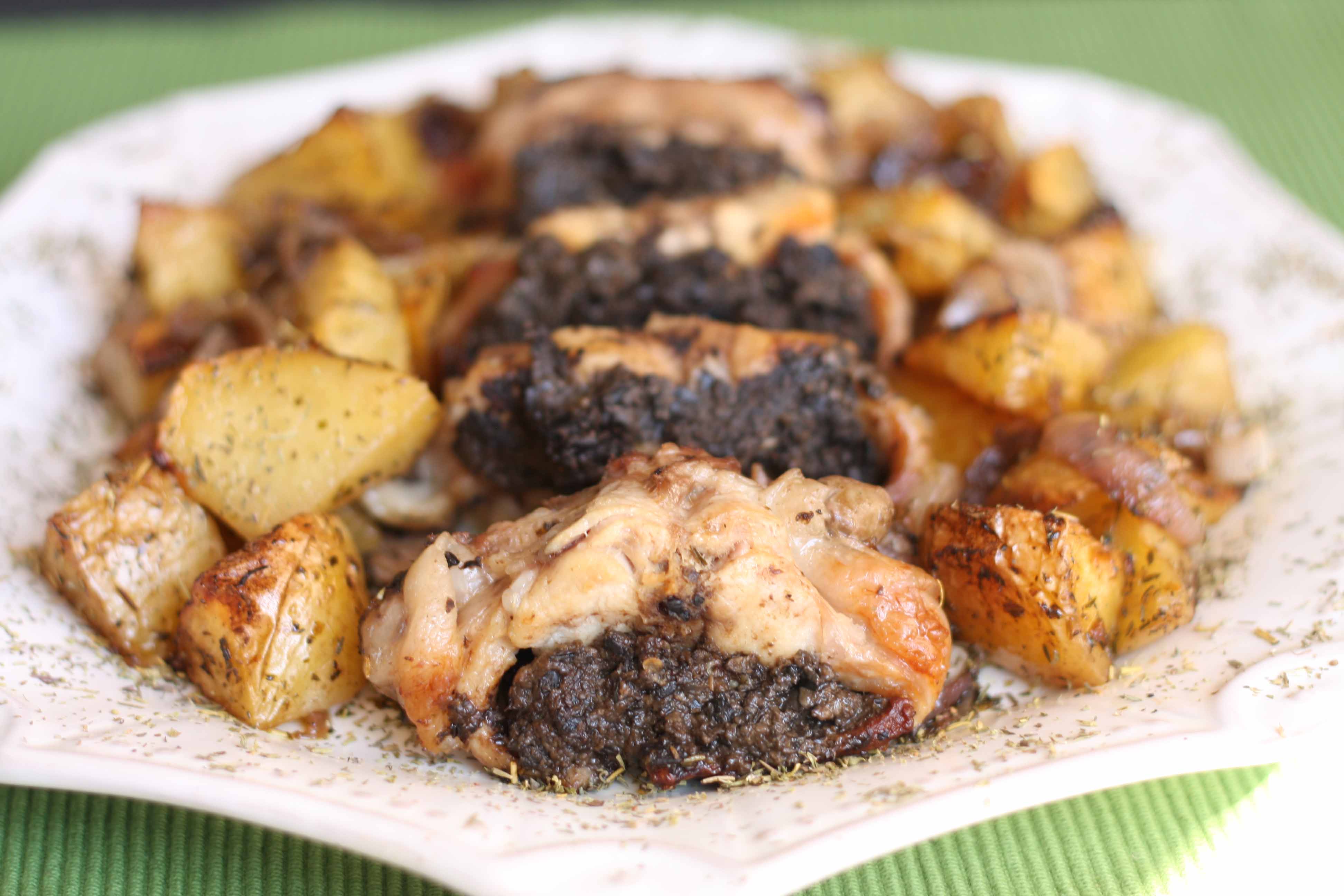 Conejo asado con tapenade y patatas a la provenzal