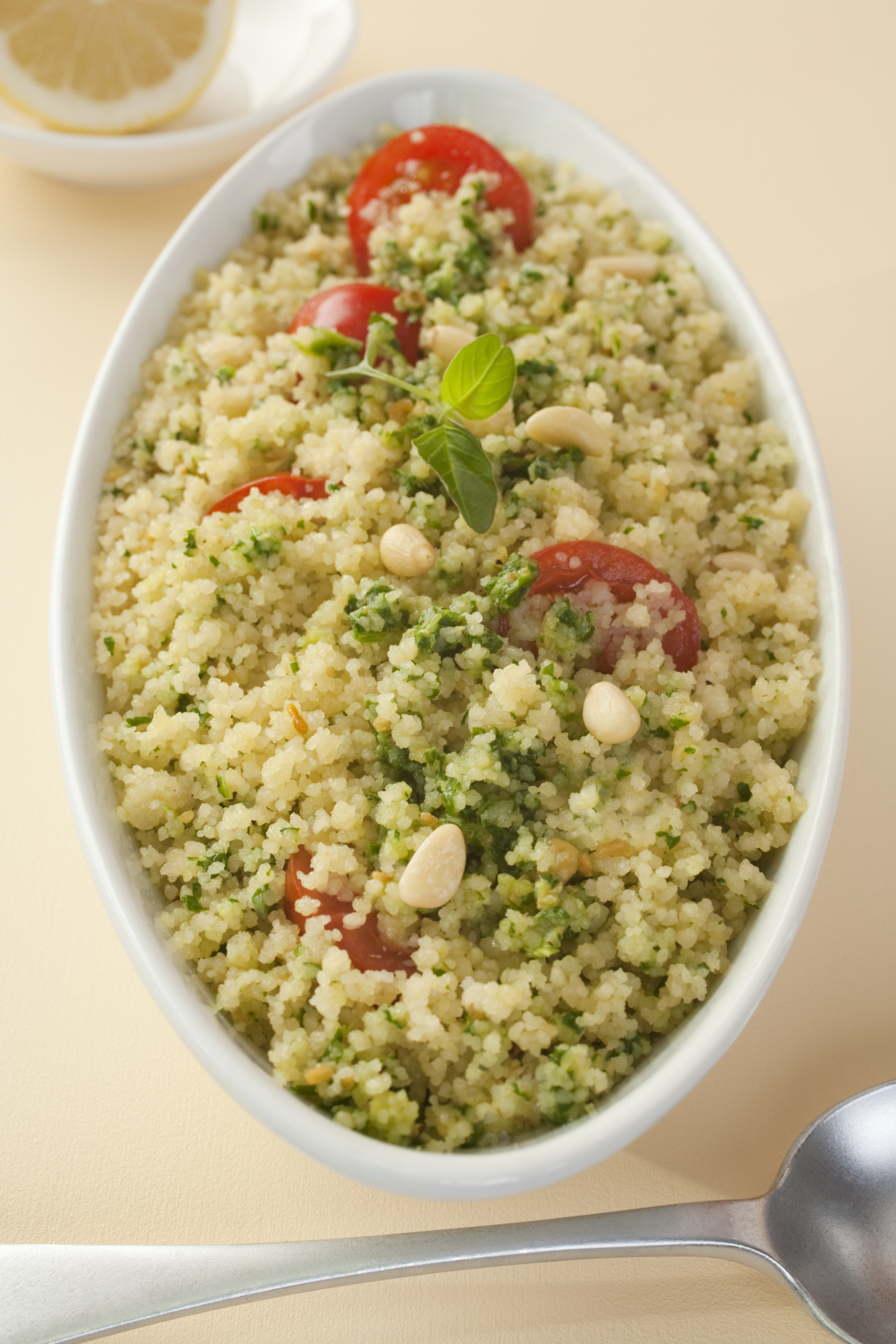 Couscous con pesto y berenjenas