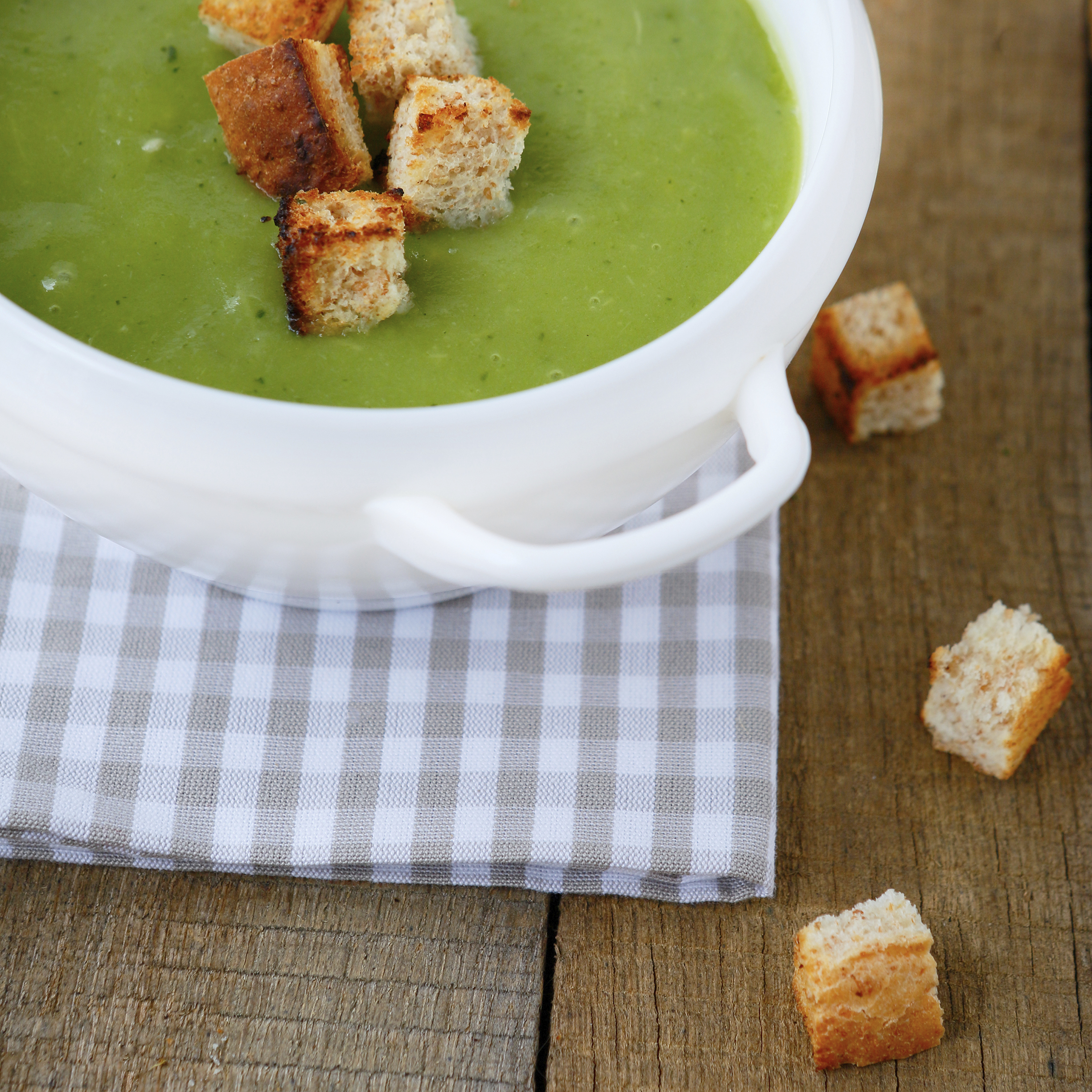 Crema de lechuga a la Francesa