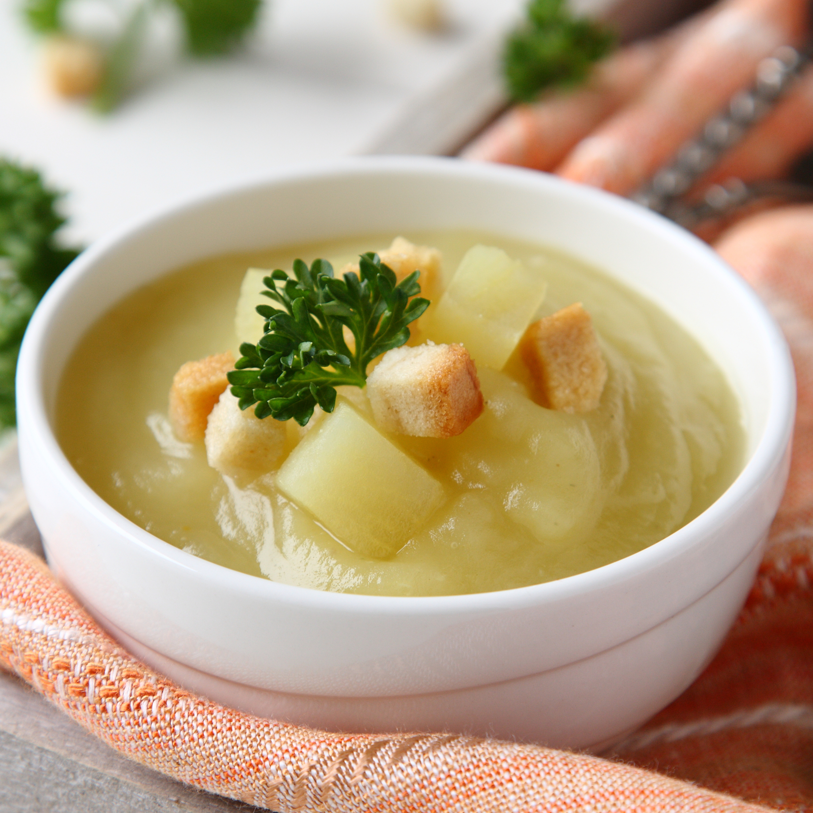 Crema de patatas y crotones