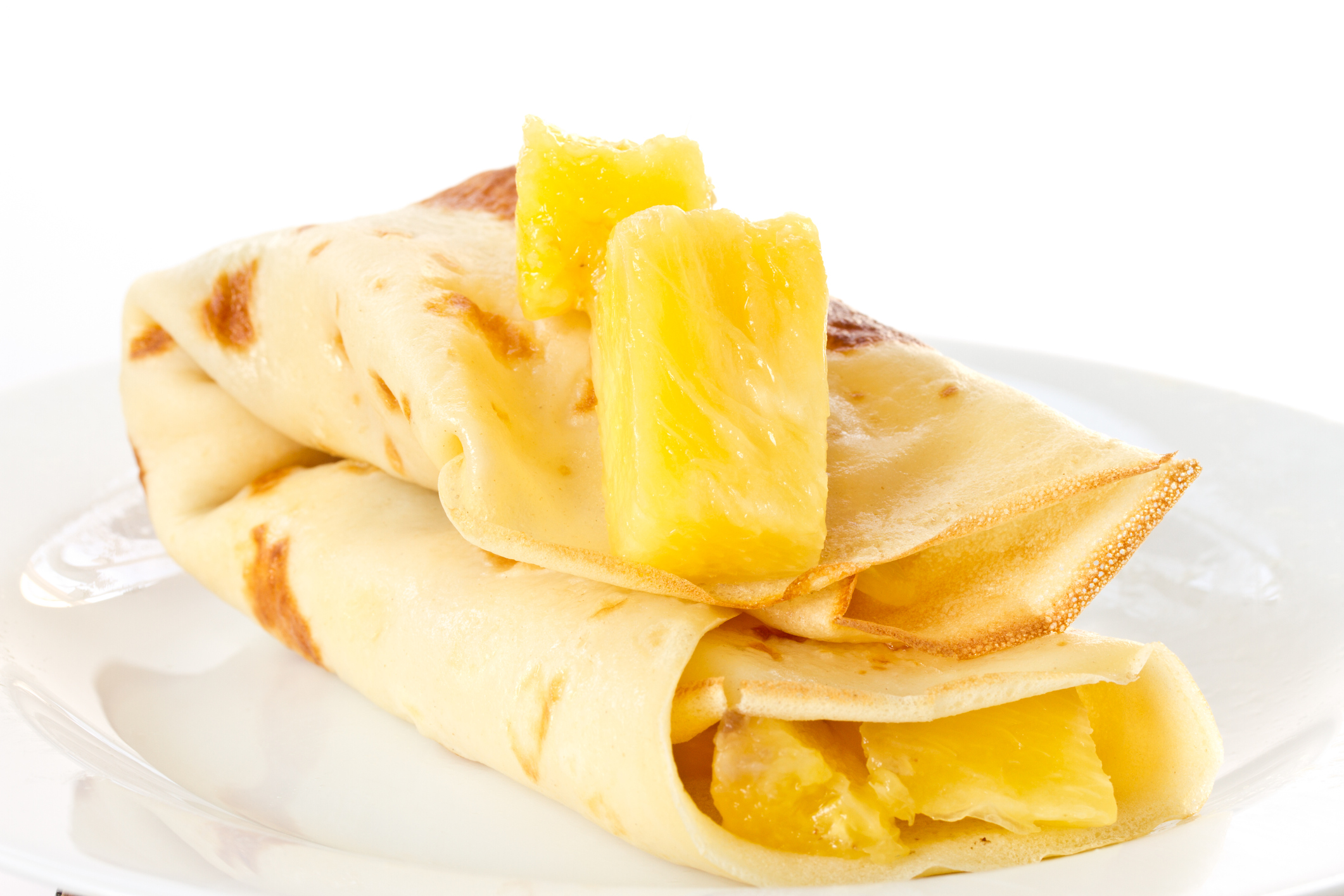 Crepes con piña y queso fresco