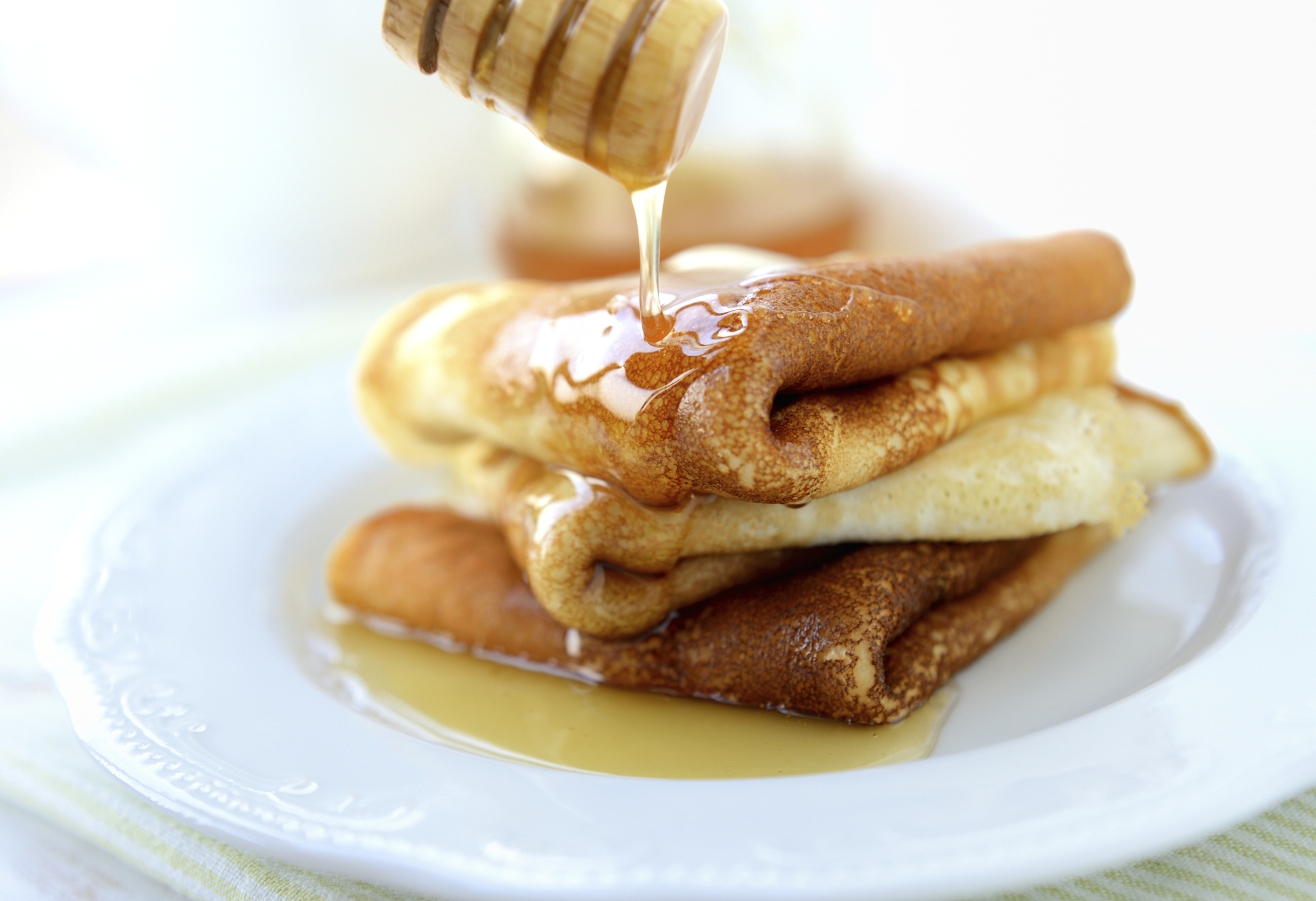 Crepes rellenos de ricota y miel