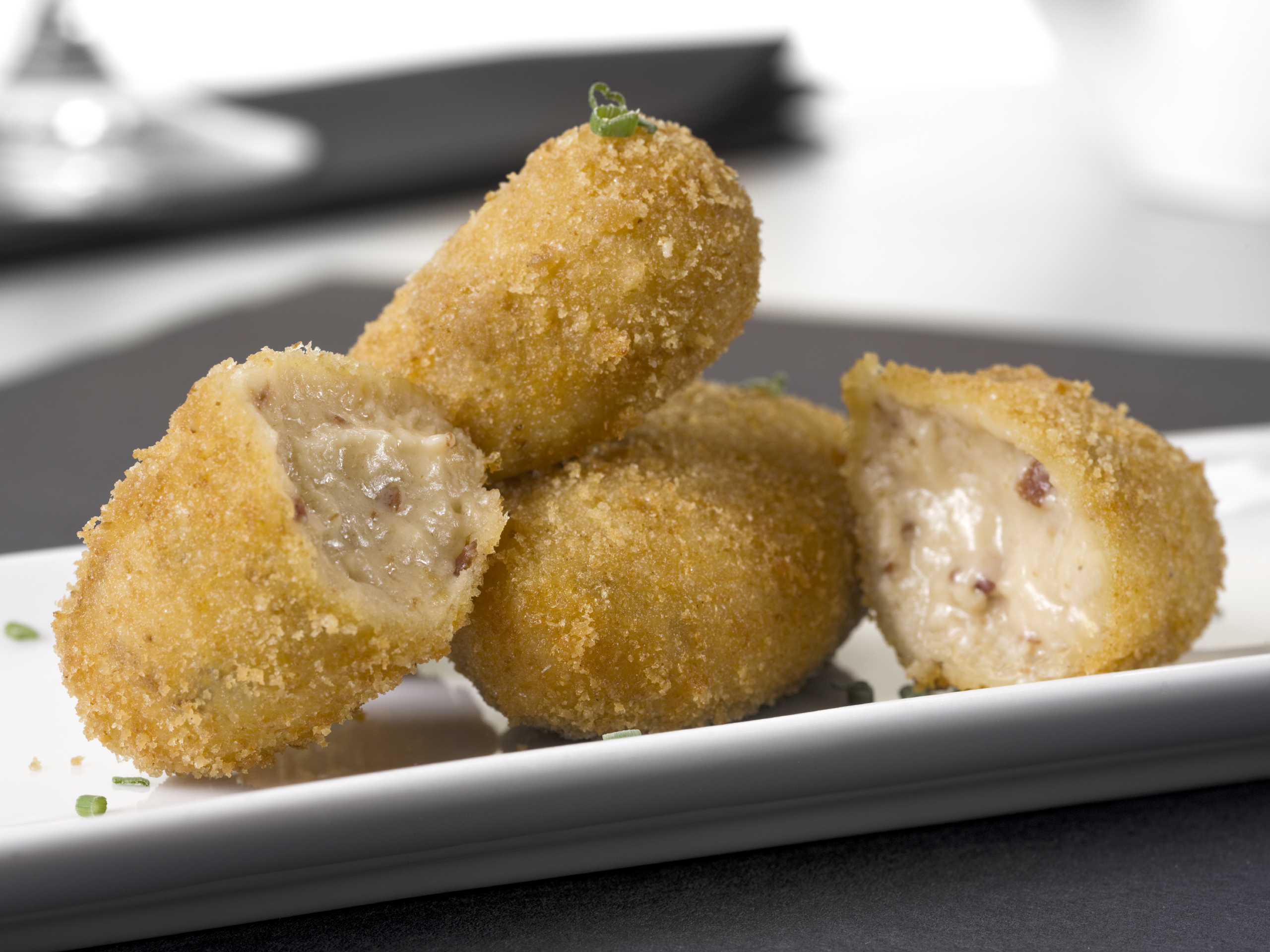 Croquetas de jamón serrano y huevo