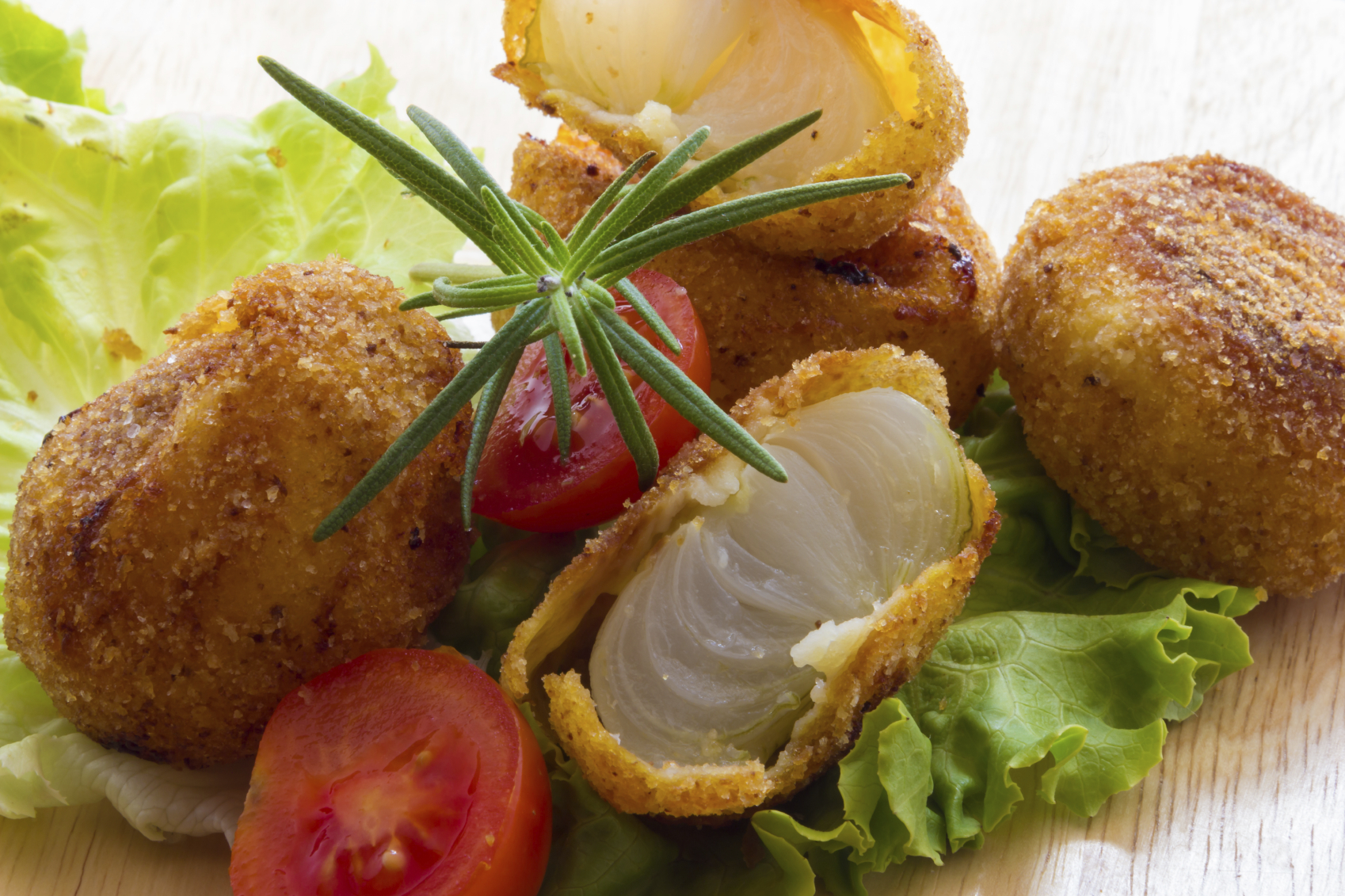 Croquetas de merluza y verduras al vapor