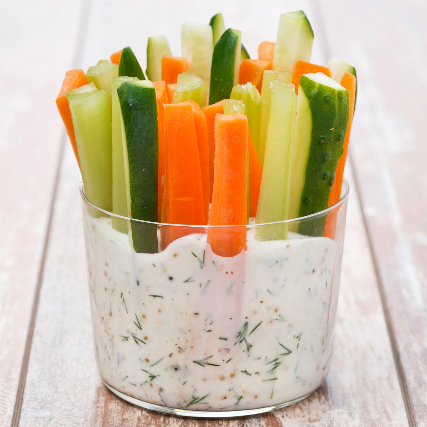 Crudités con vinagreta de yogurt y mostaza