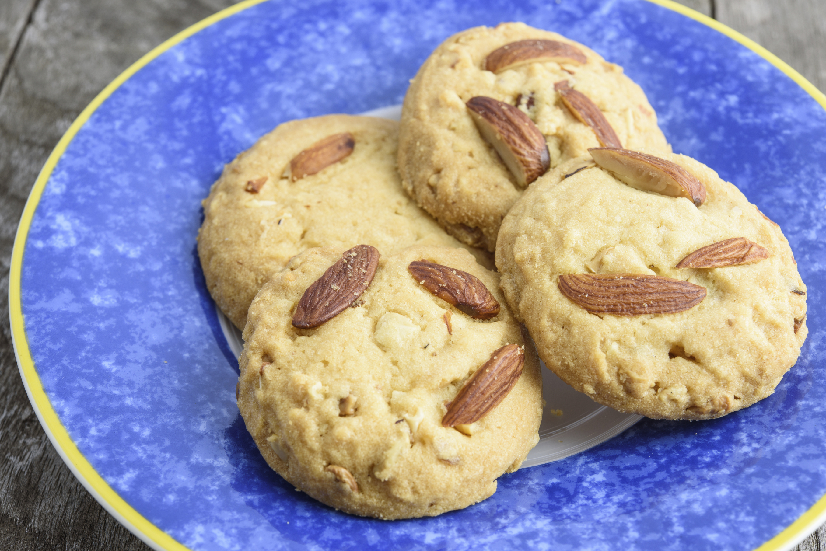 Cuajadas (galletas de azúcar y almendras)