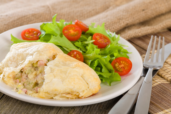 Empanada de pollo y puerros